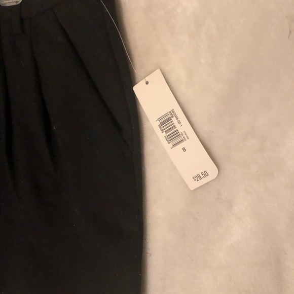 Black mini skirt - Picture 2 of 3